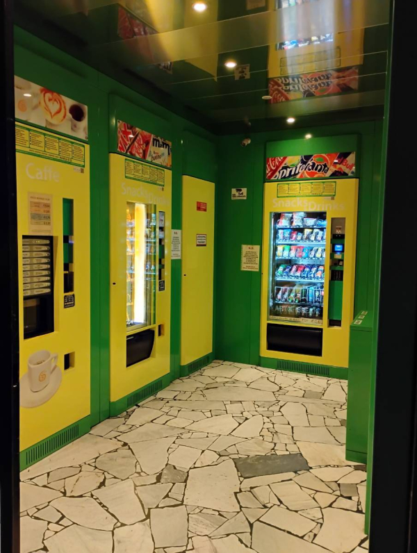 Negozio automatico aperto 24/7 - Luca Capizzi