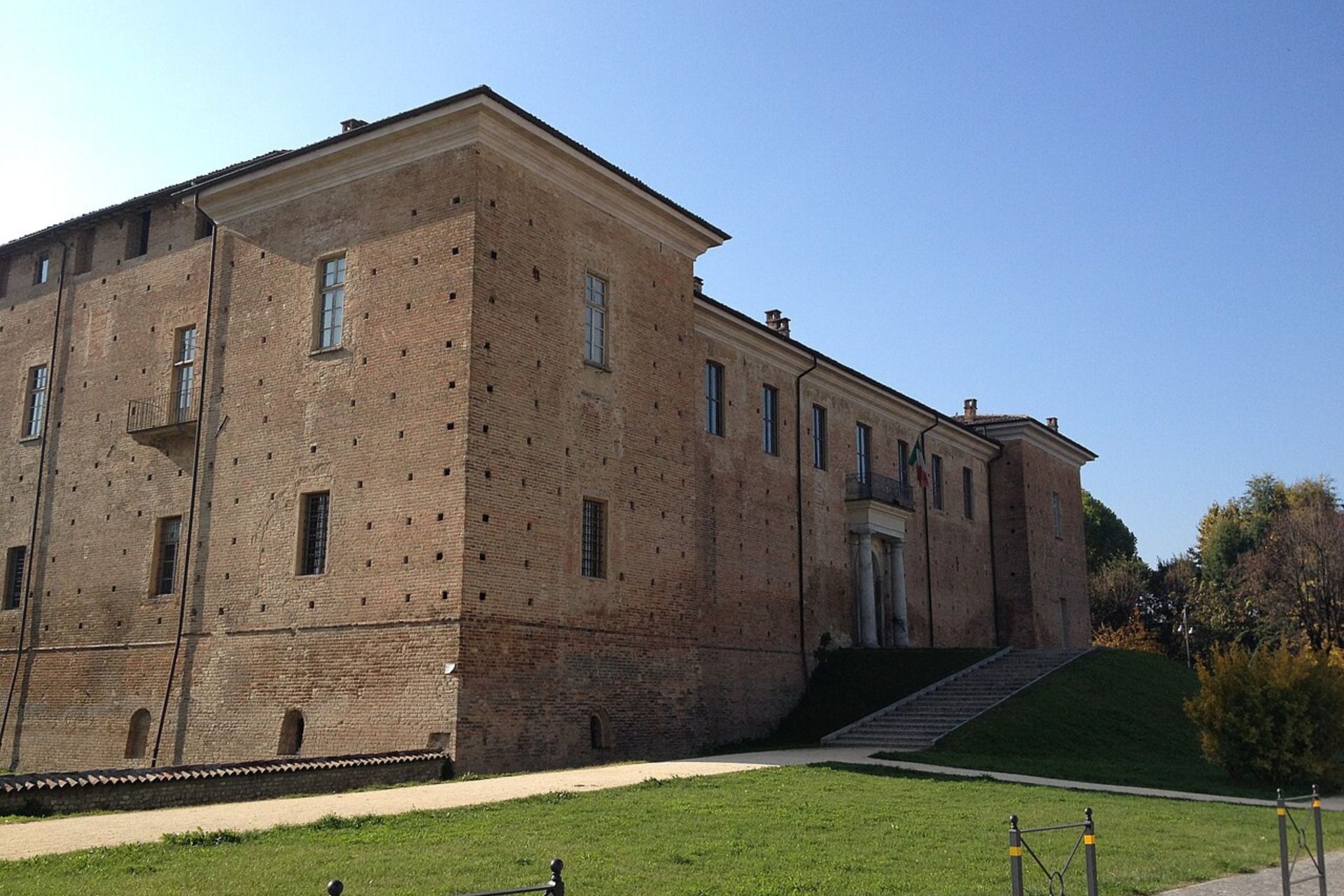 Il_Castello_Visconteo_di_Voghera.jpg