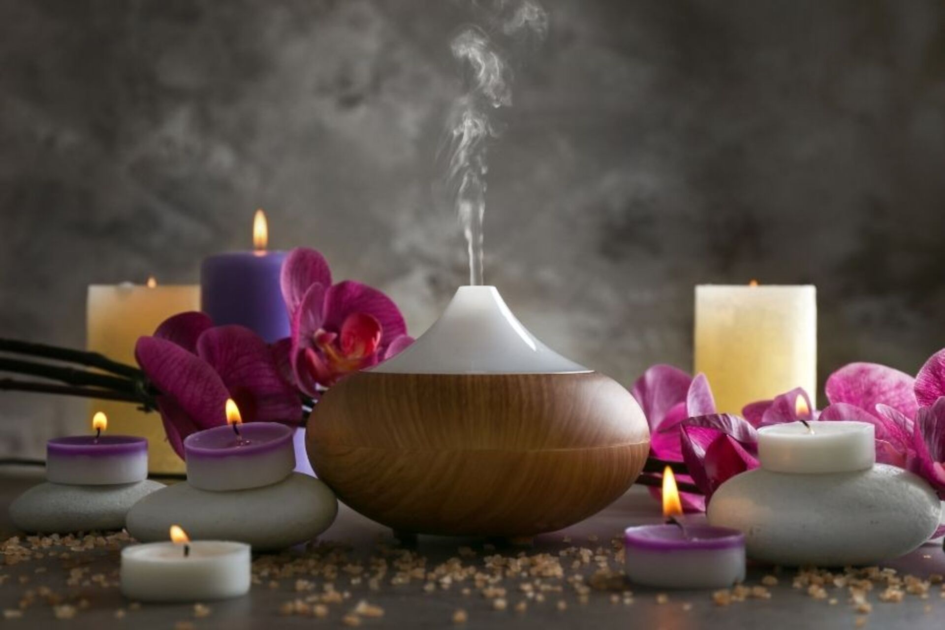Il Potere Terapeutico degli Oli Essenziali: Come l'Aromaterapia Influenza le Emozioni