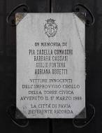 800px-Pavia_-_Torre_Civica_-_Targa_commemorativa_vittime_original