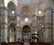 Interior_of_Duomo_Pavia_07_original