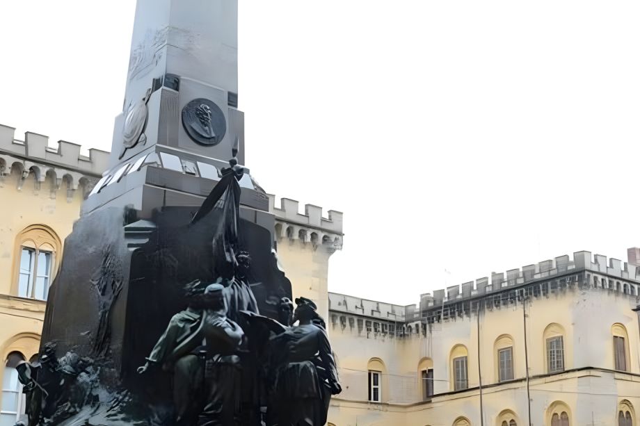 Il Monumento Alla Famiglia Cairoli - Spendiamo a Pavia