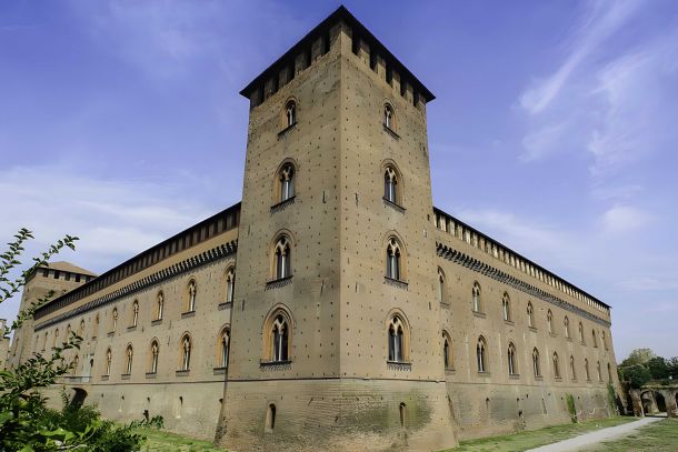 Il Palazzo Visconteo - Spendiamo a Pavia